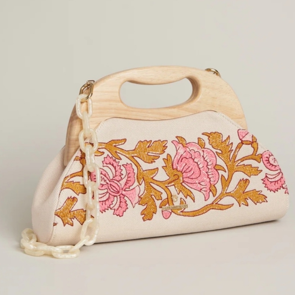 Starting embroidered bag